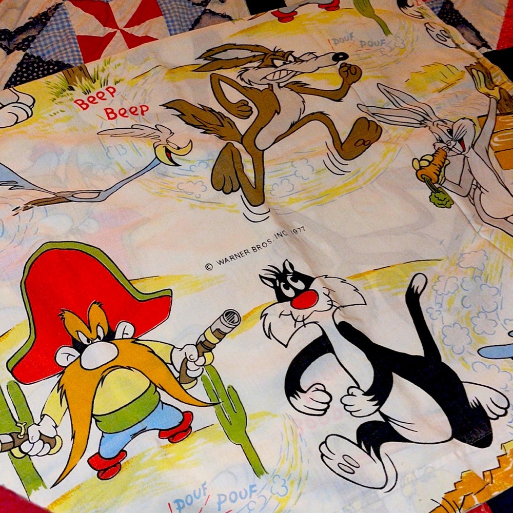 Vintage bugs bunny bed sheet